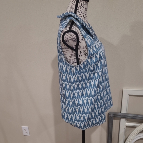 Modcloth Women's SZ M top Peter Pan Collar blue geo design NWOT office casual - Picture 4 of 9